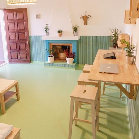 Hospedium Hostel Republica Surf House Ericeira Exteriör bild